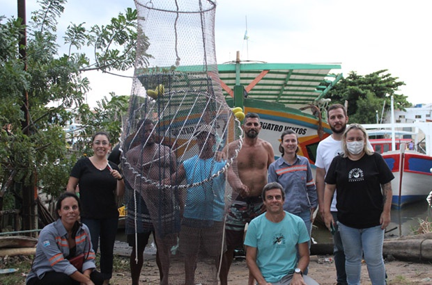  Fundao Projeto Tamar comemora resultados do trabalho de parceria e sensibilizao com pescadores do norte do Rio de Janeiro.